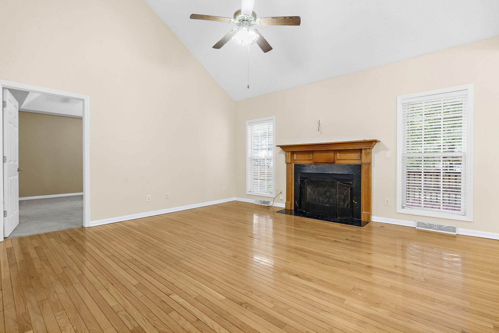 111 Haleswood Circle Photo 12