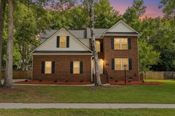 111 Haleswood Circle photo 4