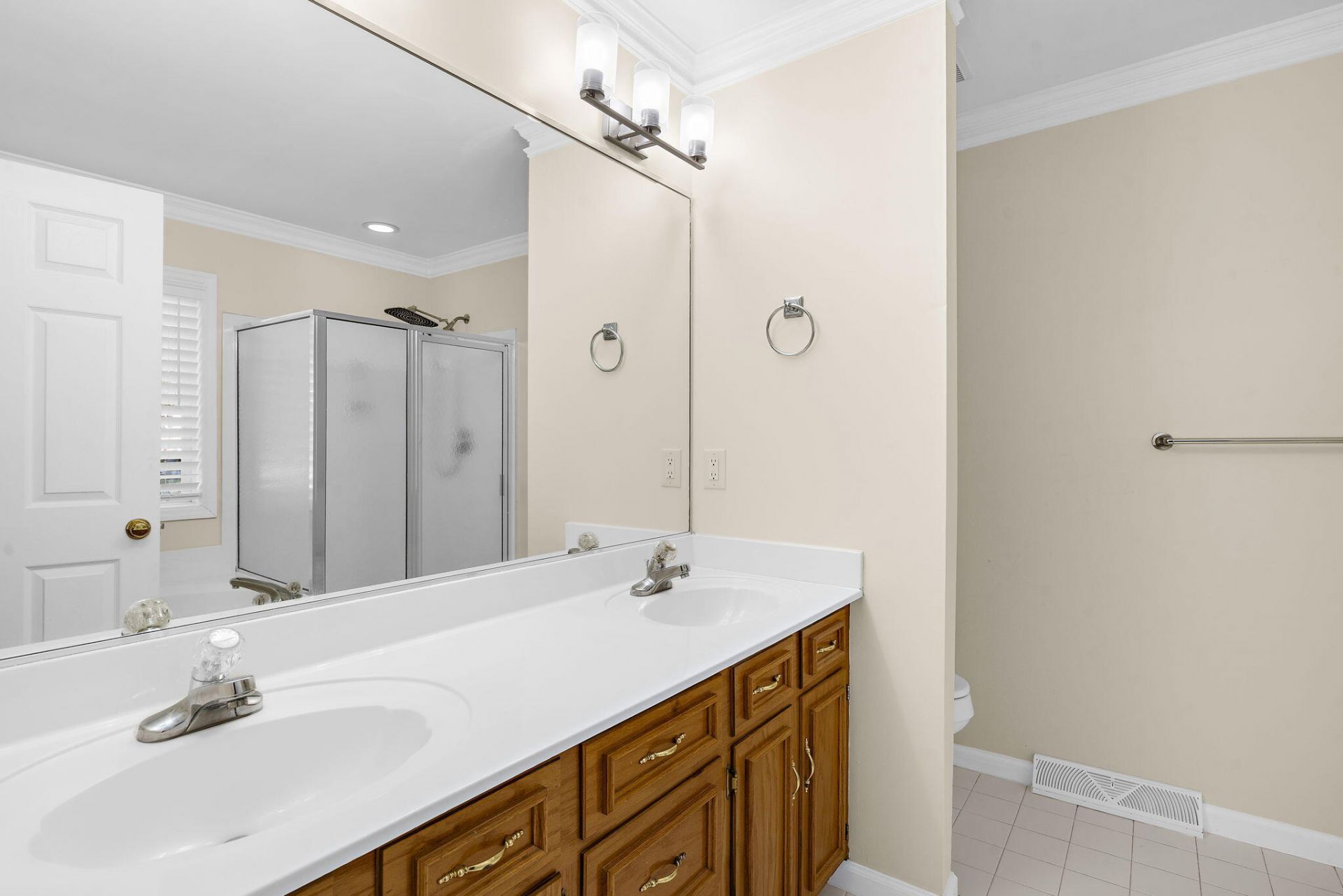 111 Haleswood Circle Photo 24