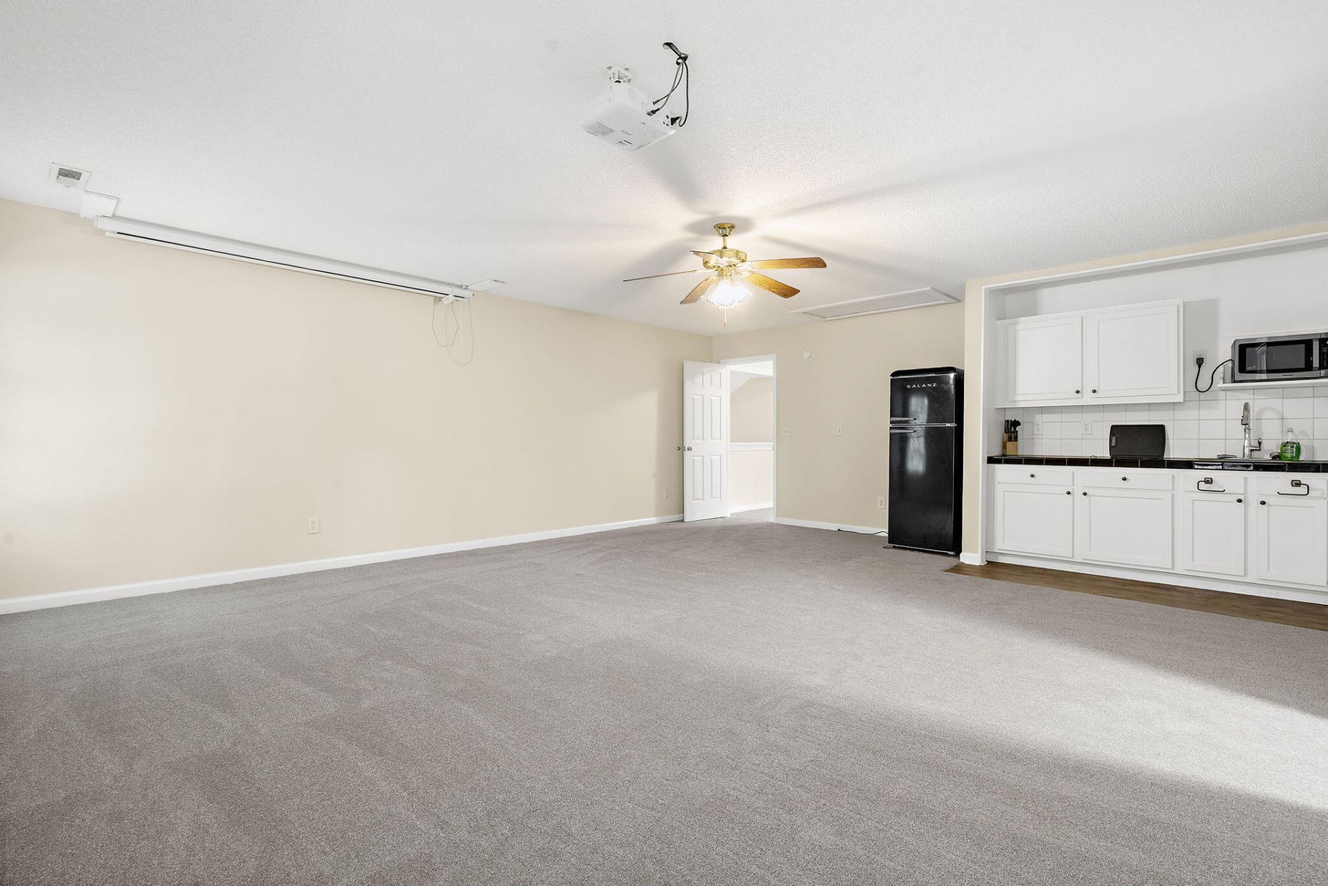 111 Haleswood Circle Photo 33