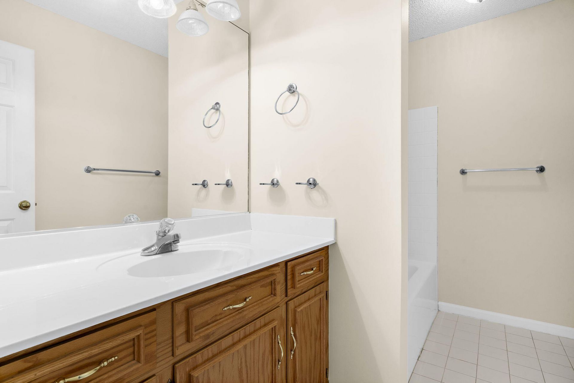 111 Haleswood Circle Photo 38