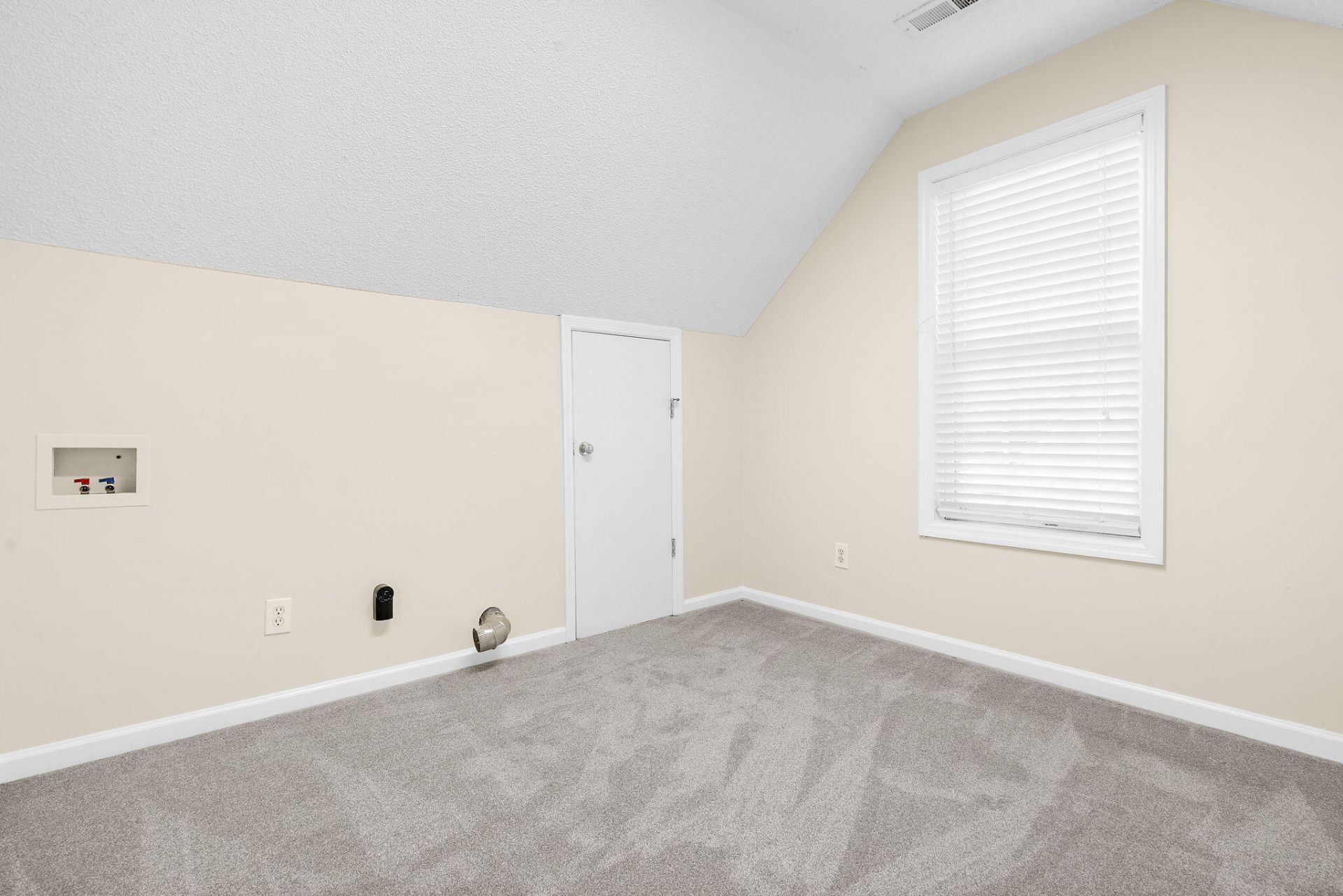 111 Haleswood Circle Photo 41