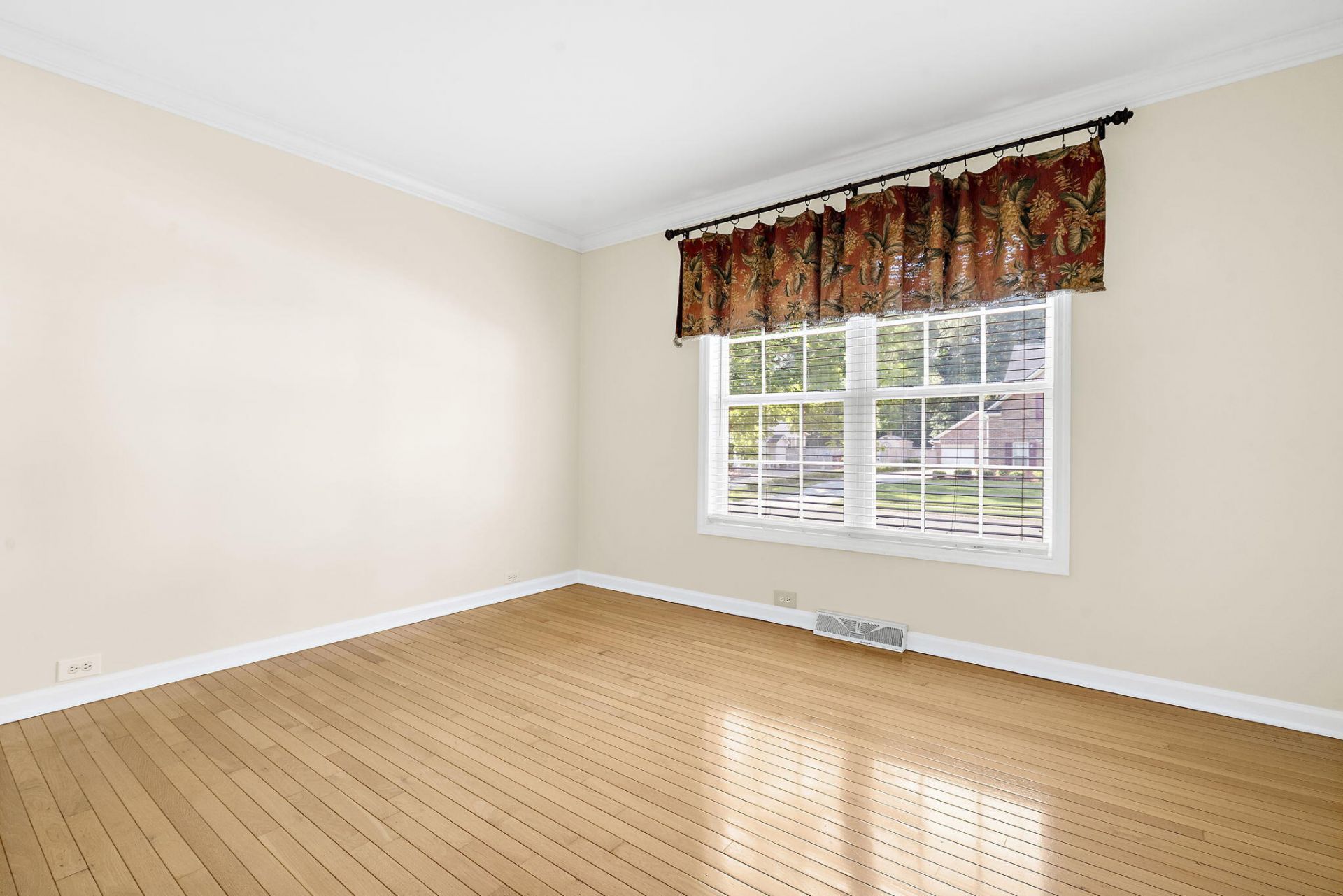 111 Haleswood Circle Photo 7