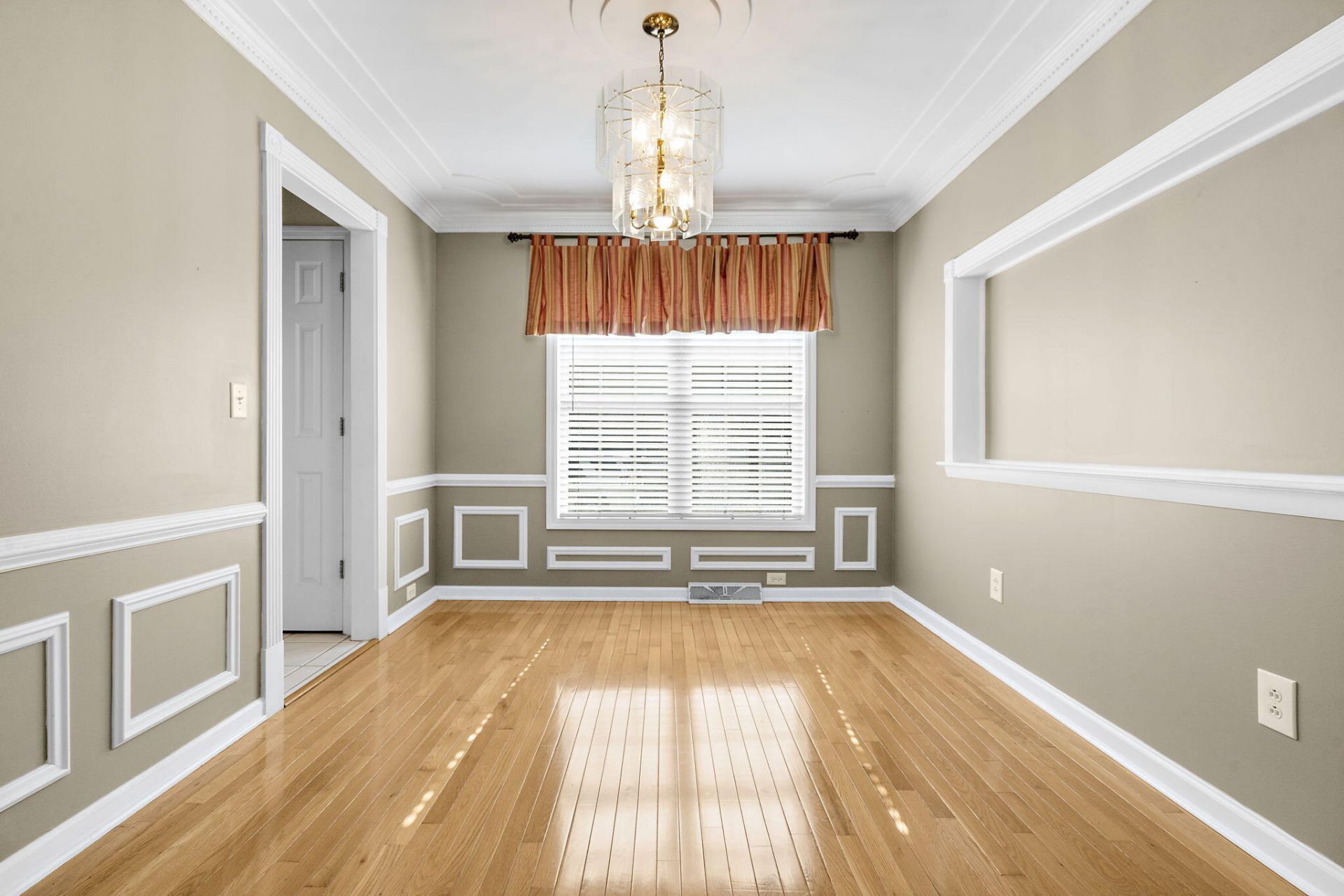 111 Haleswood Circle Photo 8
