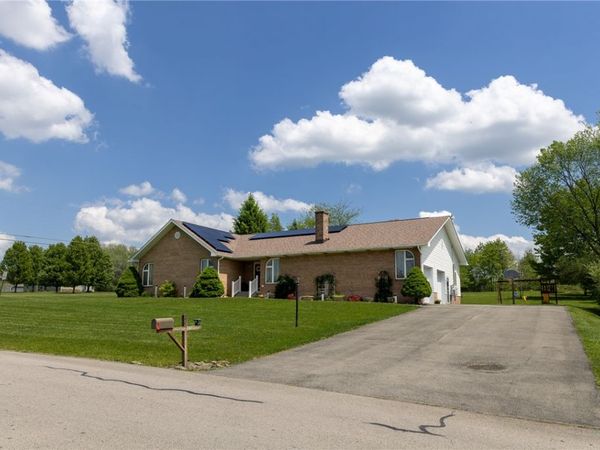 231 Arrowhead Dr , Slippery Rock, PA 16057