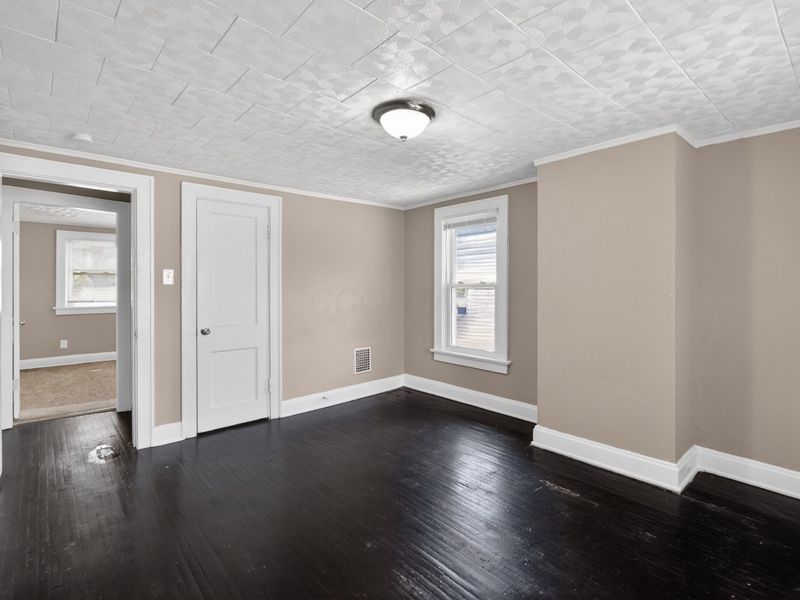 189 N Powell Avenue , Columbus, OH 43204 Photo 12