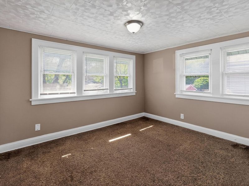189 N Powell Avenue , Columbus, OH 43204 Photo 19