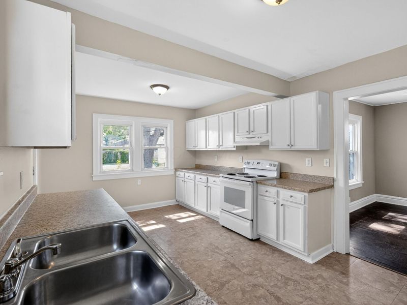 189 N Powell Avenue , Columbus, OH 43204 Photo 23