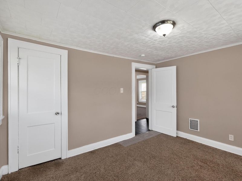 189 N Powell Avenue , Columbus, OH 43204 Photo 24