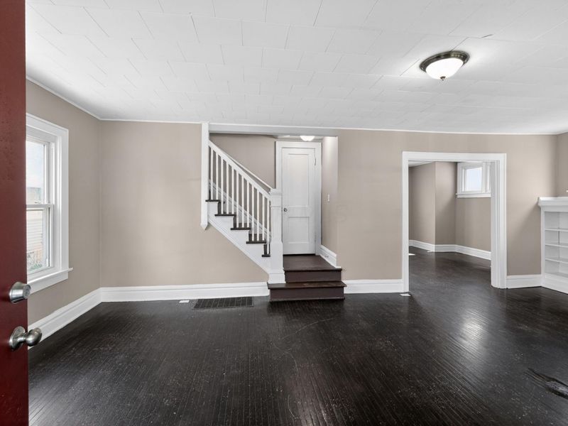 189 N Powell Avenue , Columbus, OH 43204 Photo 8