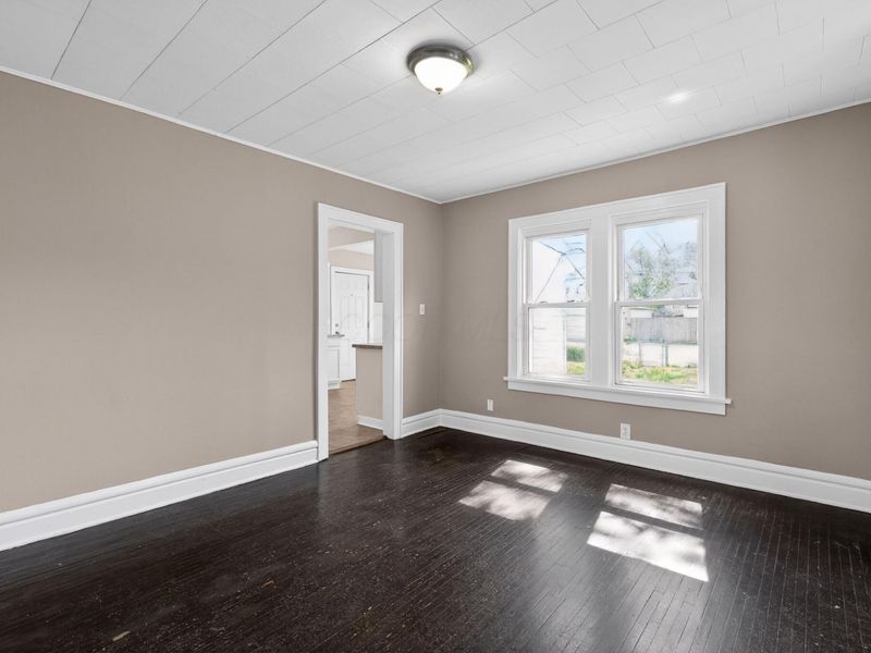 189 N Powell Avenue , Columbus, OH 43204 Photo 9