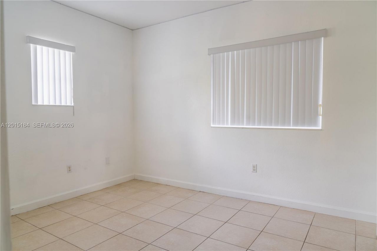 379 NE 34th Ave, Homestead, FL 33033 Photo