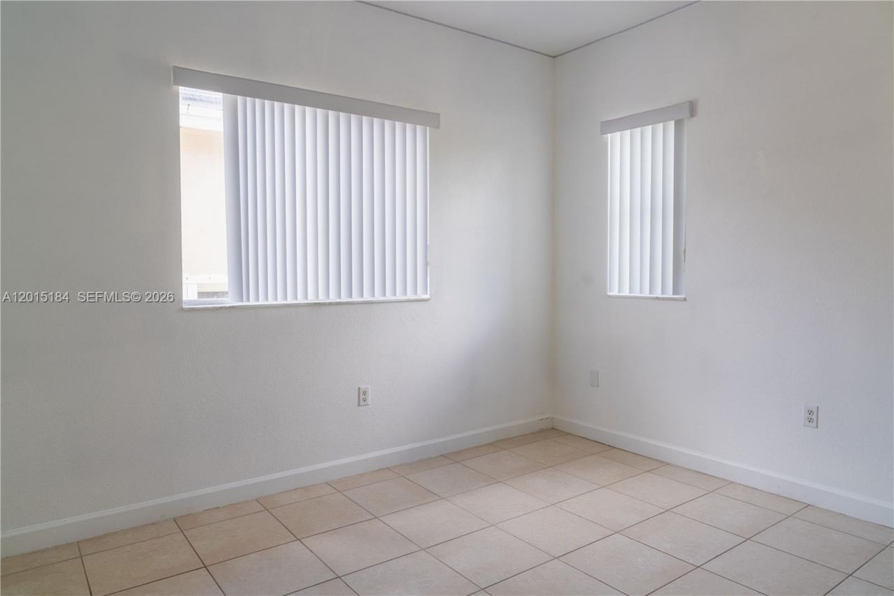 379 NE 34th Ave, Homestead, FL 33033 Photo