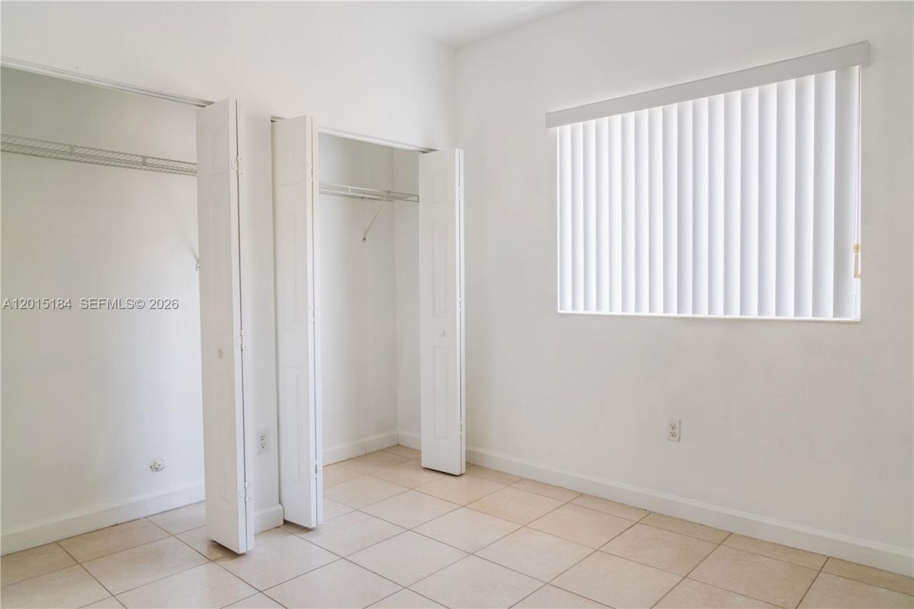 379 NE 34th Ave, Homestead, FL 33033 Photo