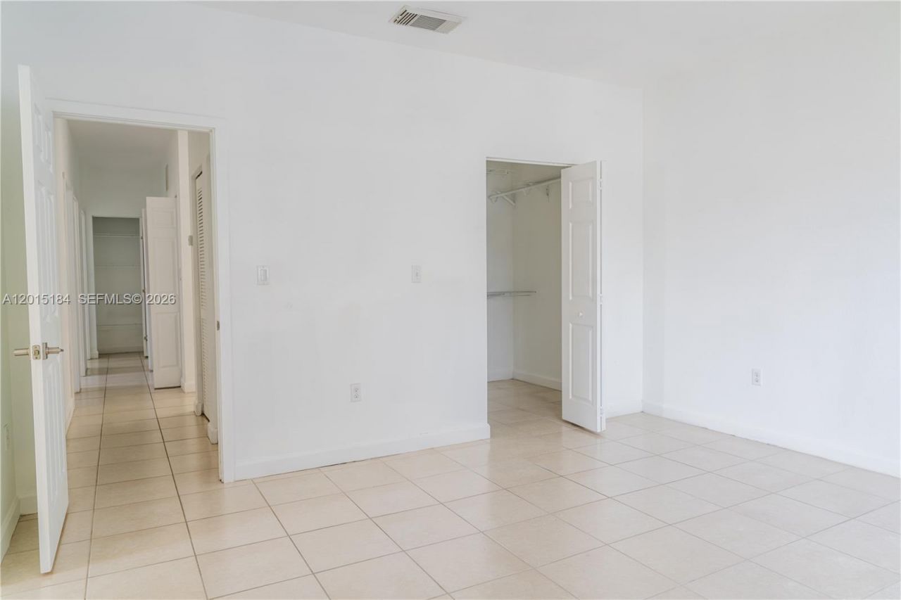 379 NE 34th Ave, Homestead, FL 33033 Photo