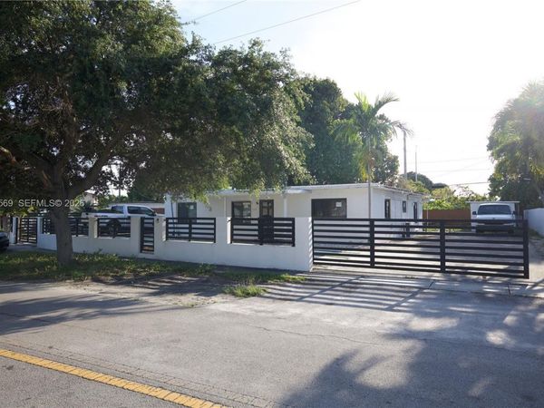 1120 E 6th Ct , Hialeah, FL 33010