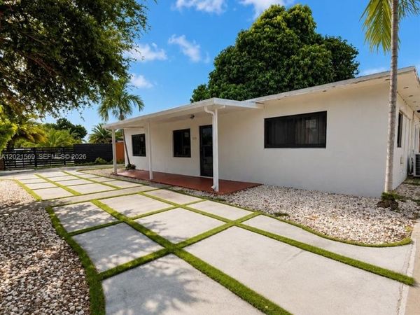 1120 E 6th Ct, Hialeah, FL 33010