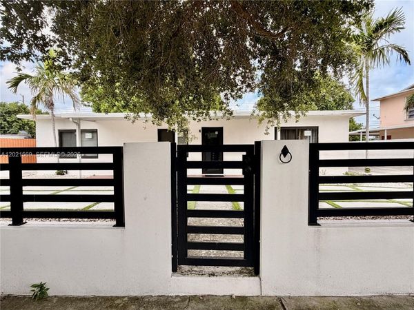 1120 E 6th Ct, Hialeah, FL 33010
