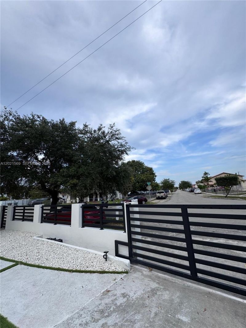 1120 E 6th Ct, Hialeah, FL 33010 Photo