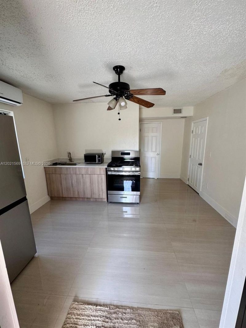 1120 E 6th Ct, Hialeah, FL 33010 Photo