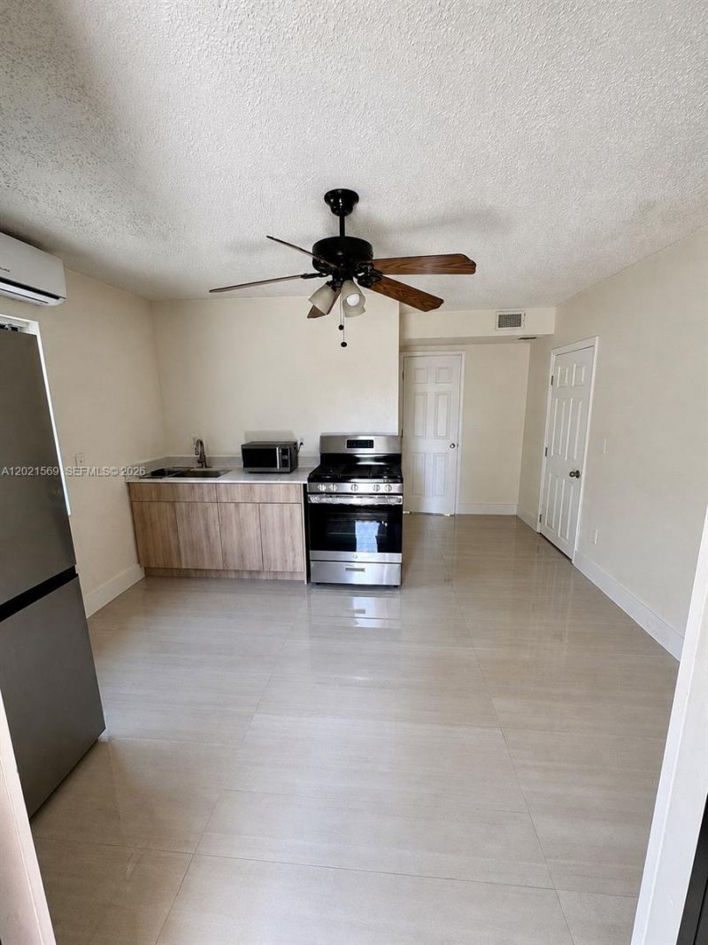 1120 E 6th Ct, Hialeah, FL 33010 Photo