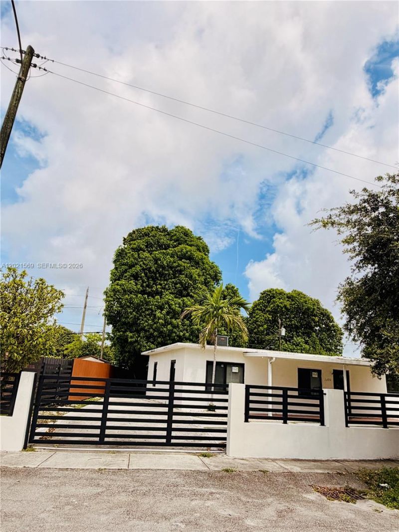 1120 E 6th Ct, Hialeah, FL 33010 Photo