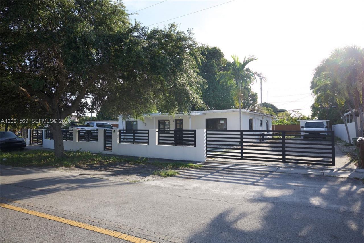 1120 E 6th Ct, Hialeah, FL 33010 Photo