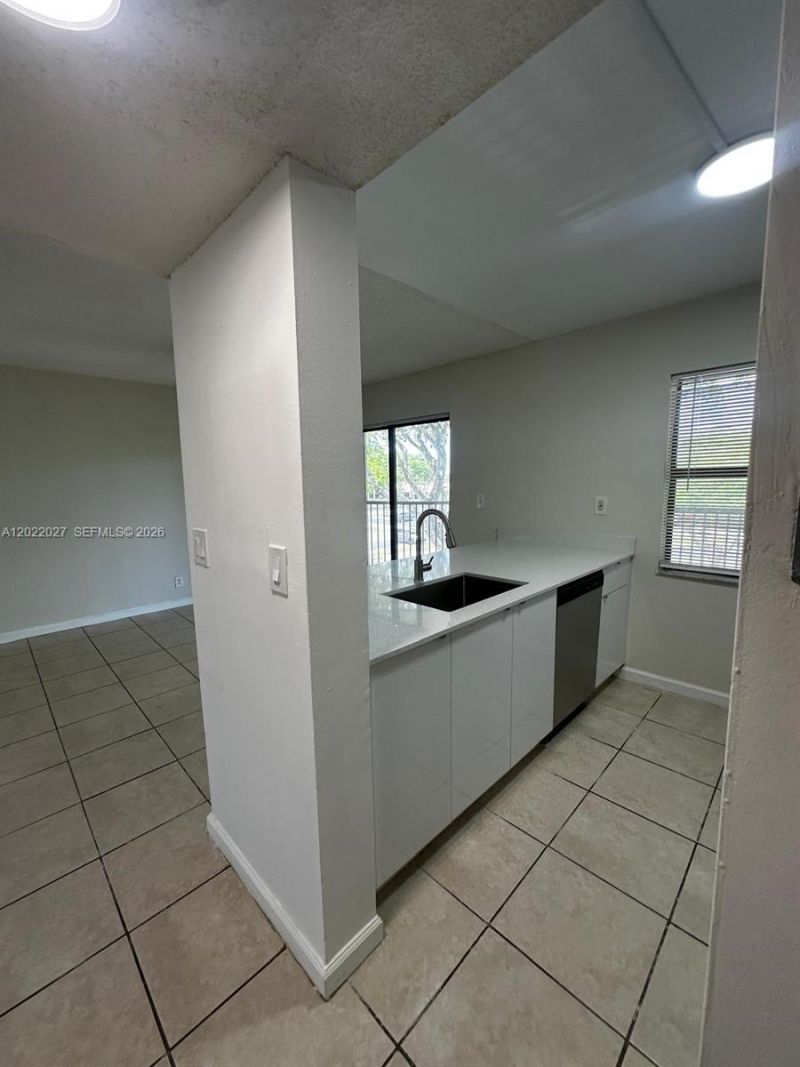 3400 Foxcroft Rd , Unit 301, Miramar, FL 33025 Photo