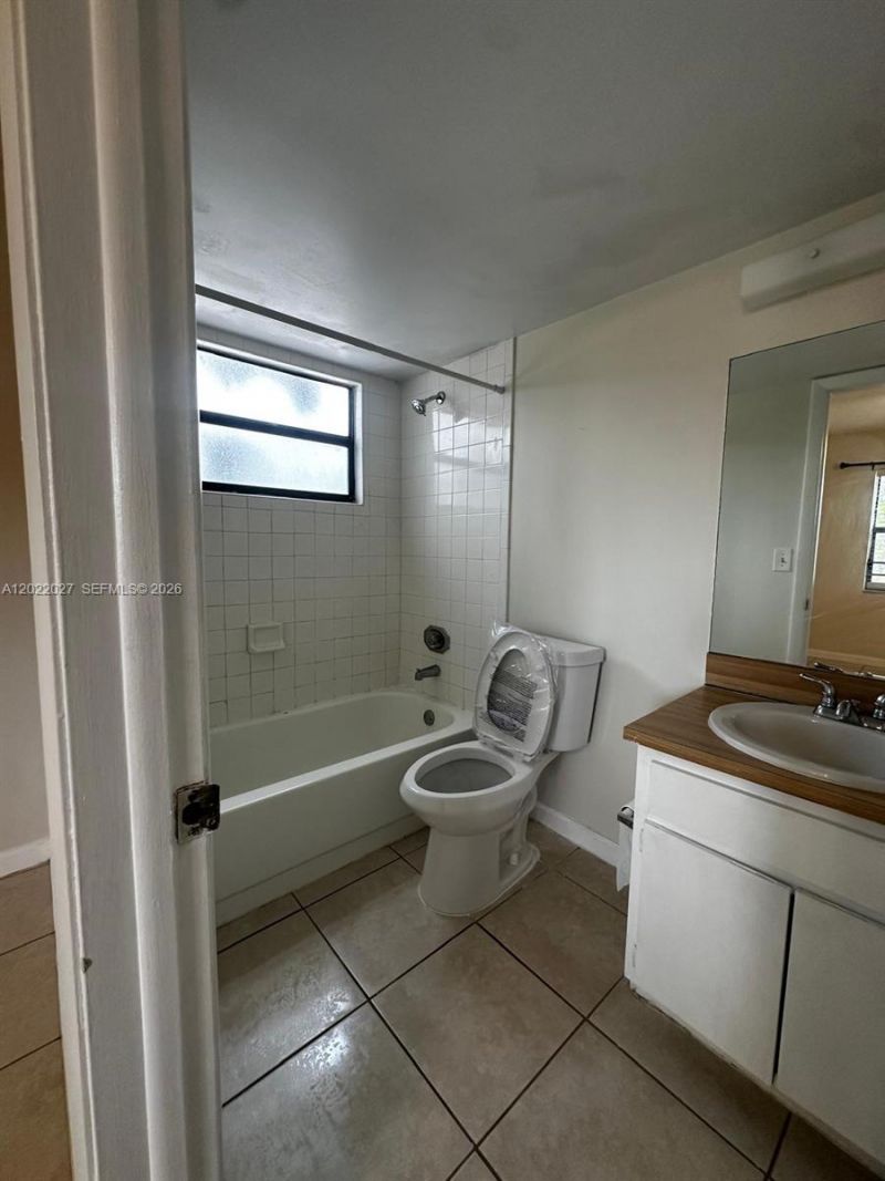 3400 Foxcroft Rd , Unit 301, Miramar, FL 33025 Photo