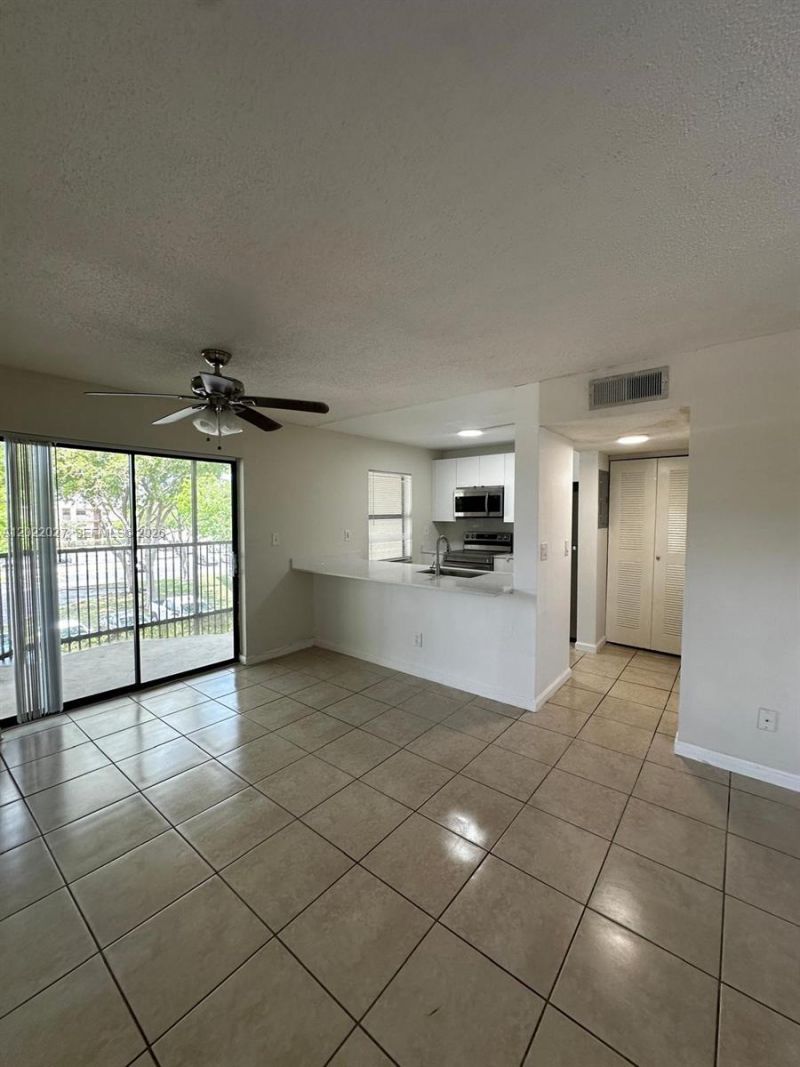 3400 Foxcroft Rd , Unit 301, Miramar, FL 33025 Photo