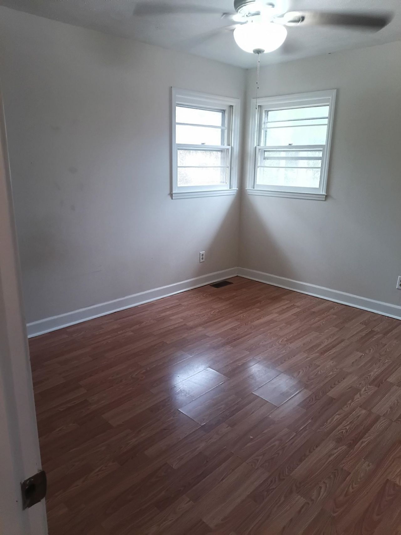 4625 Graham St.  Photo 13