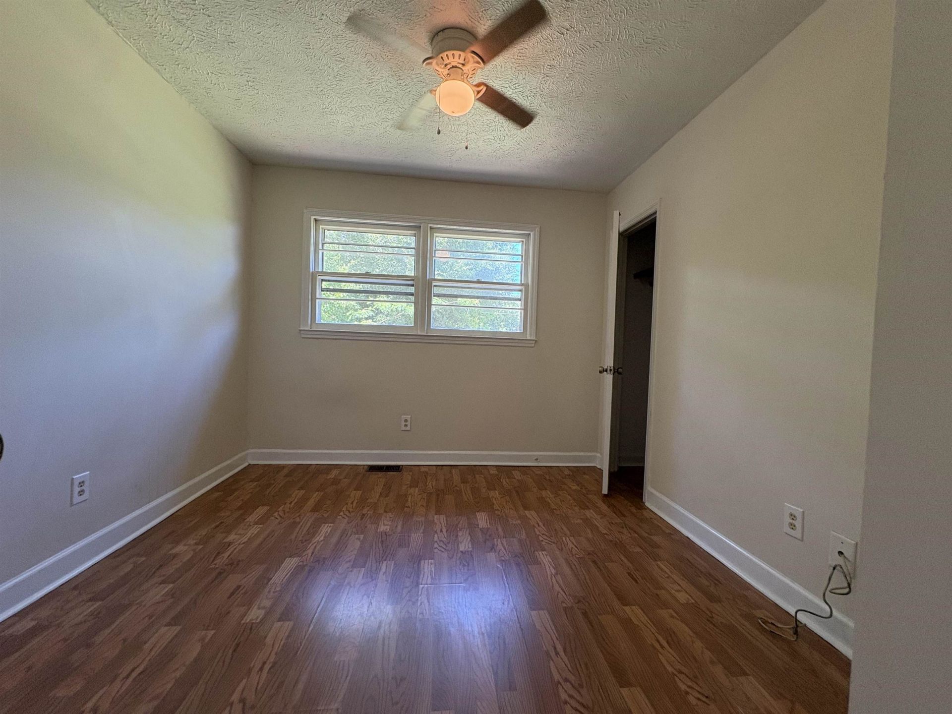 4625 Graham St.  Photo 14