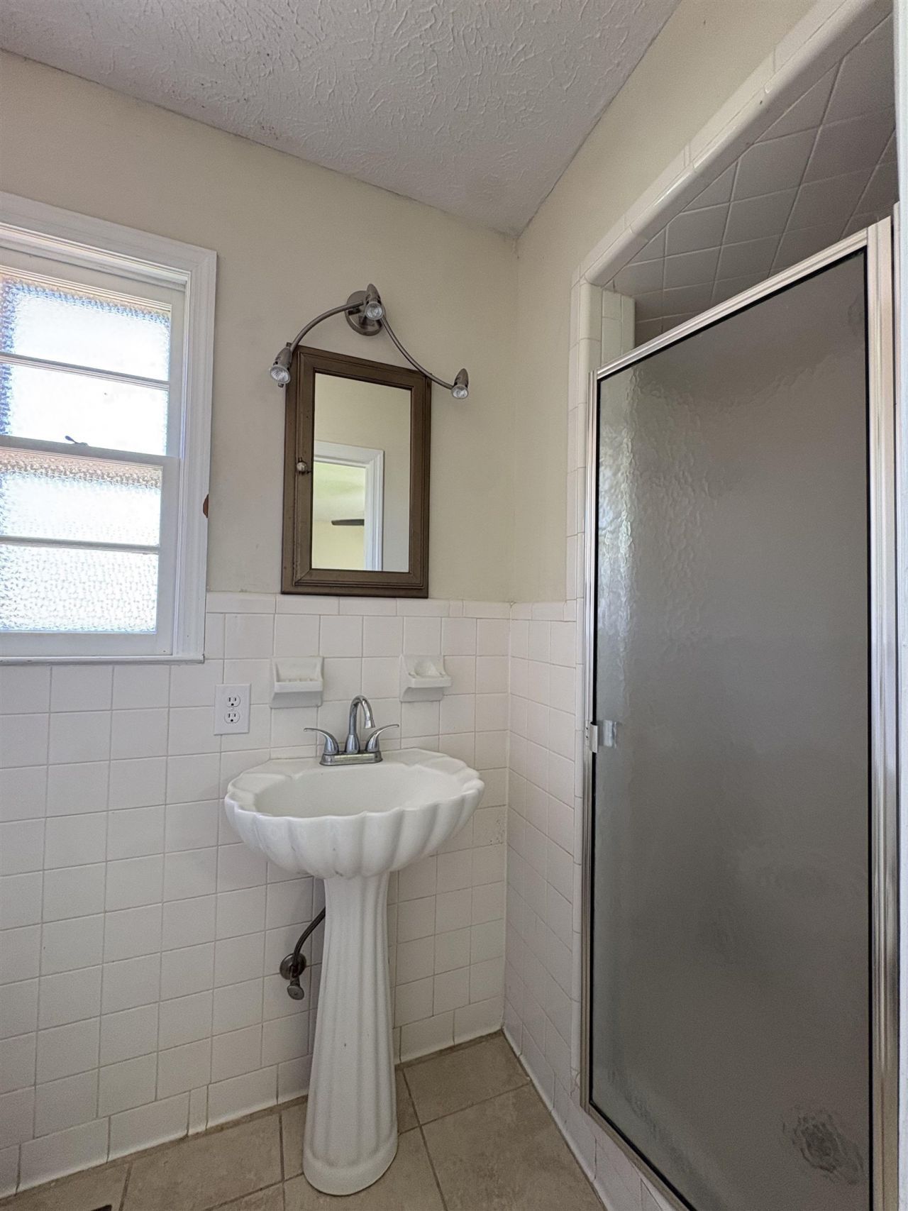 4625 Graham St.  Photo 19