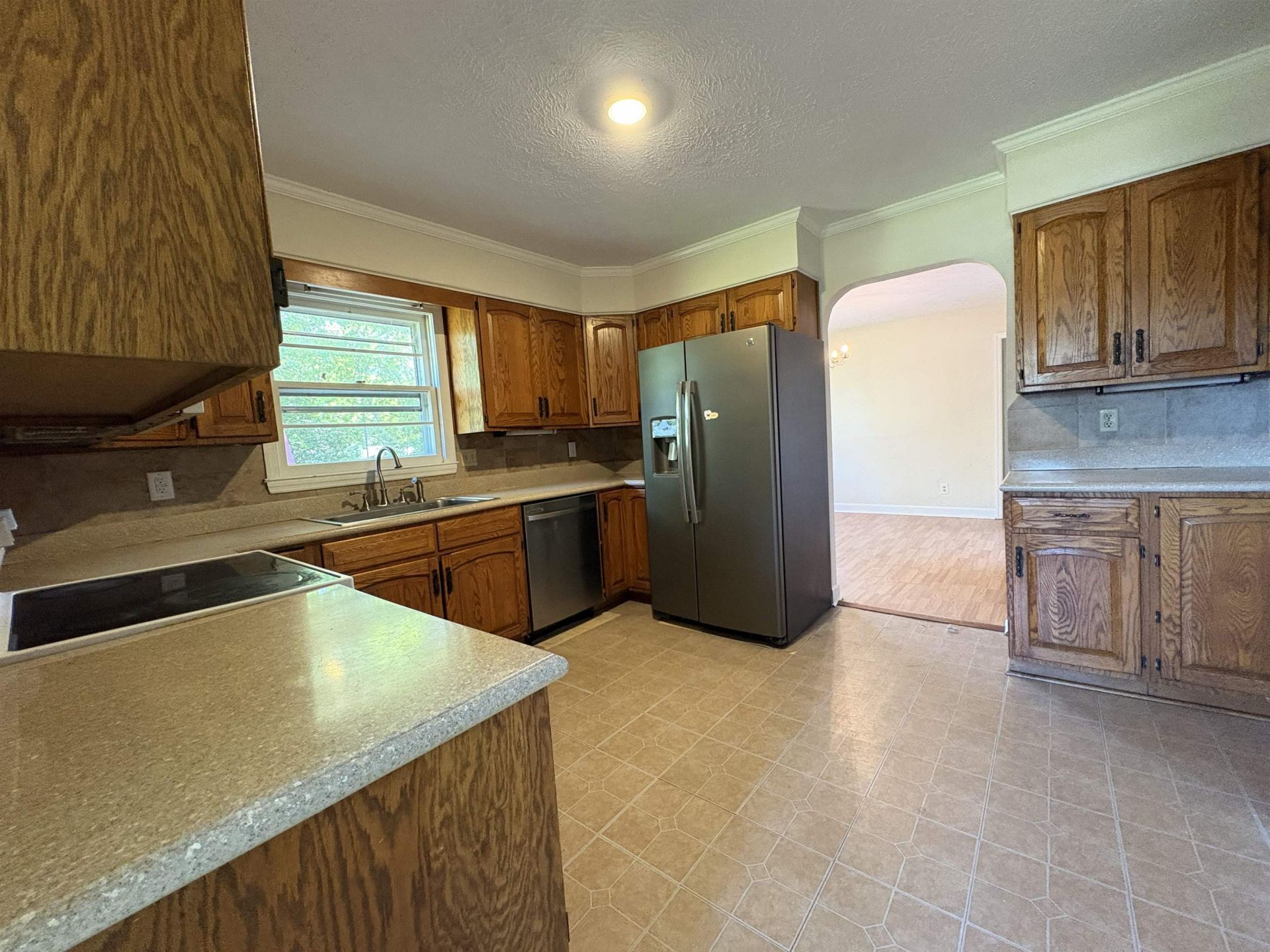 4625 Graham St.  Photo 7
