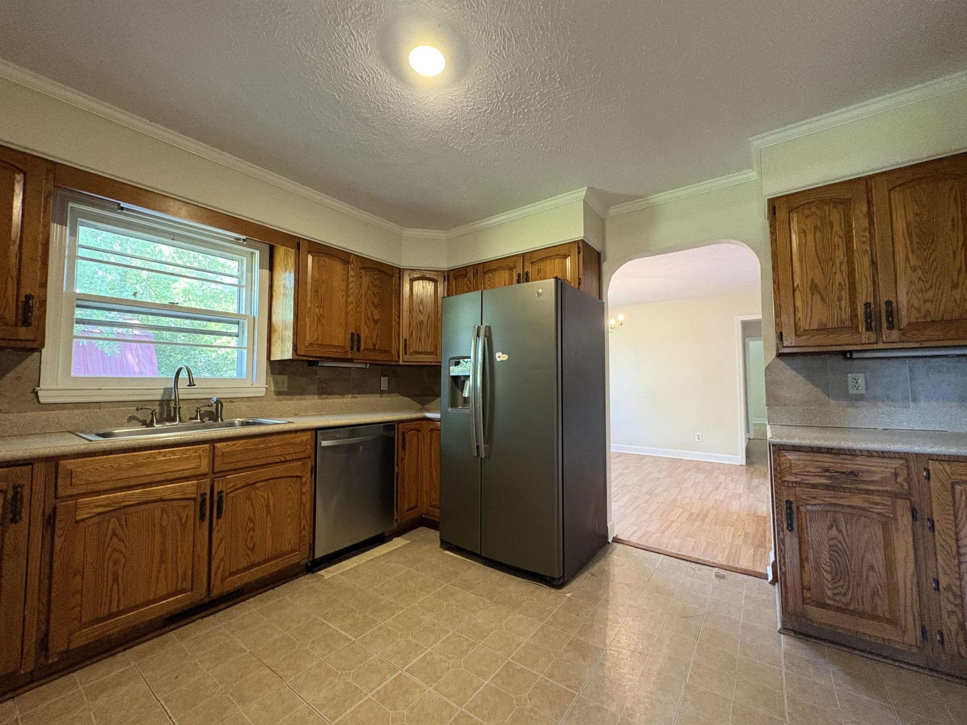 4625 Graham St.  Photo 9