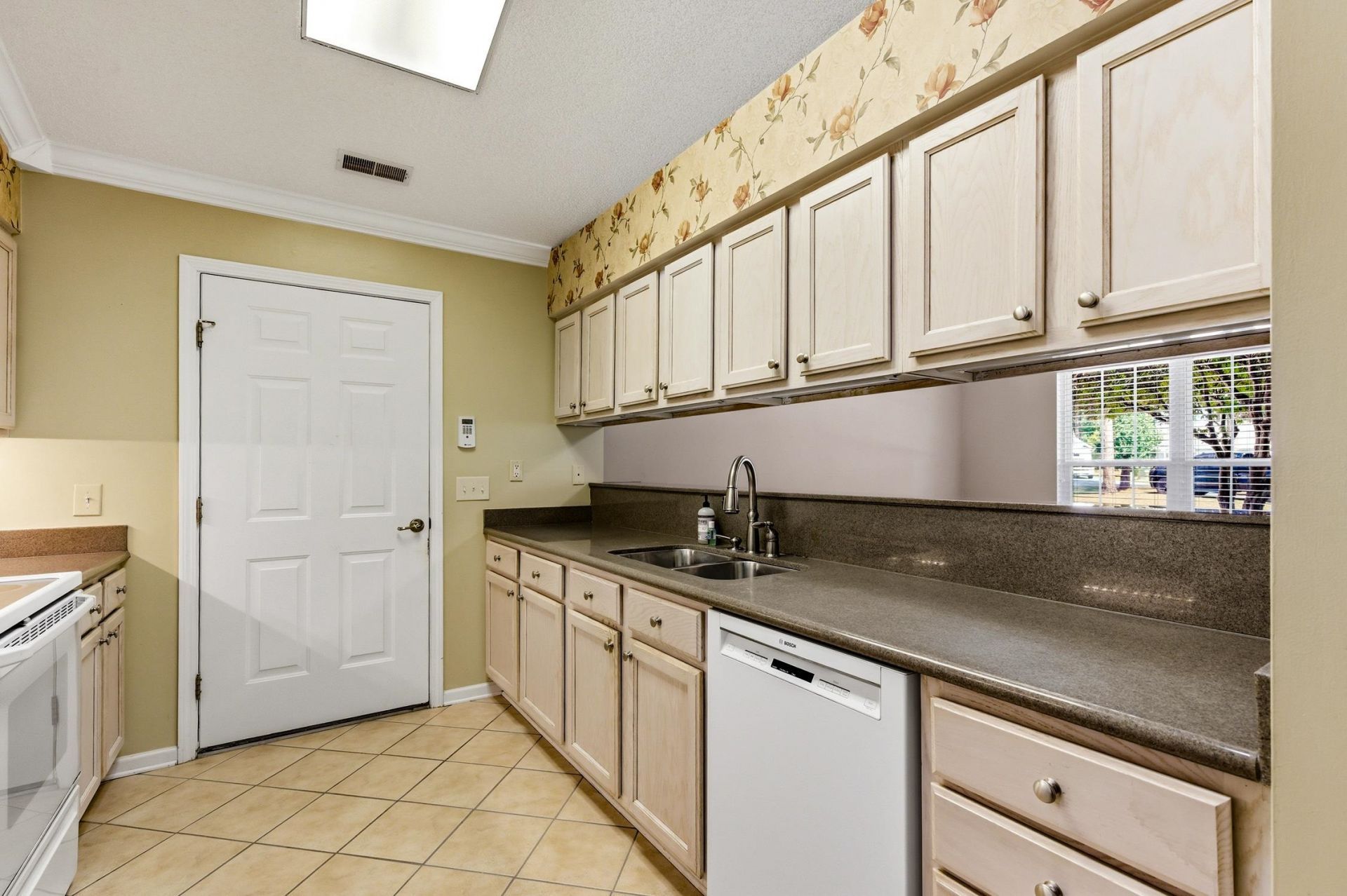 6618 E Sweetbriar Trail  Photo 11