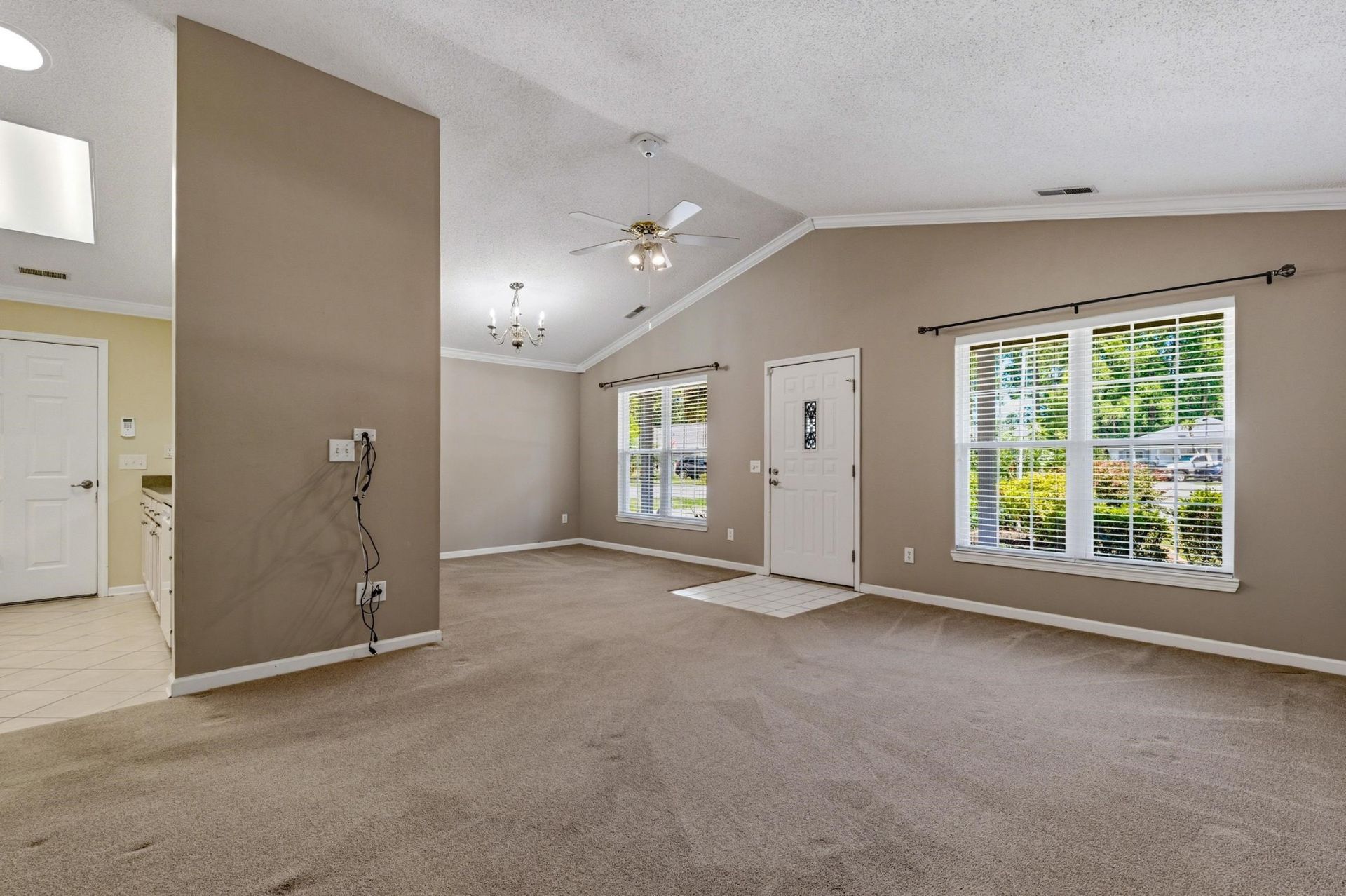 6618 E Sweetbriar Trail  Photo 5