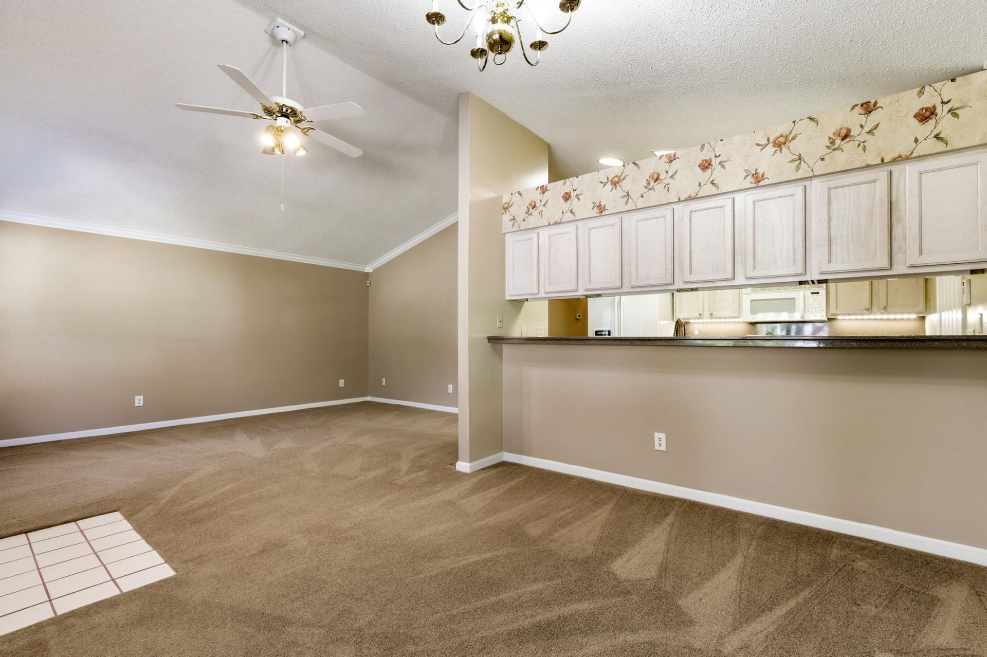 6618 E Sweetbriar Trail  Photo 9