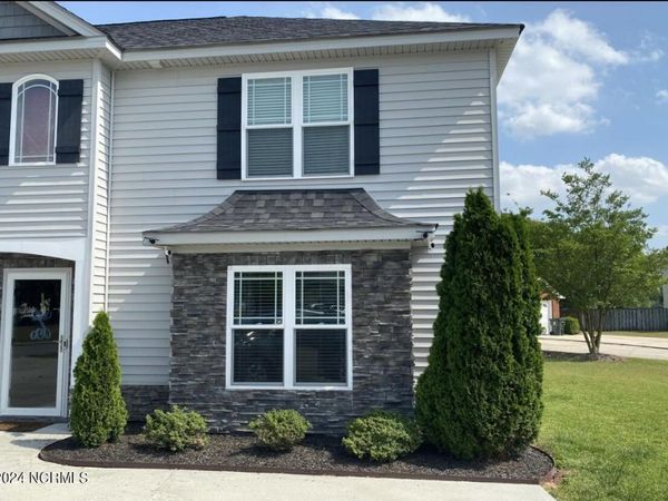 3029 Edward Court , Unit B, Winterville, NC 28590