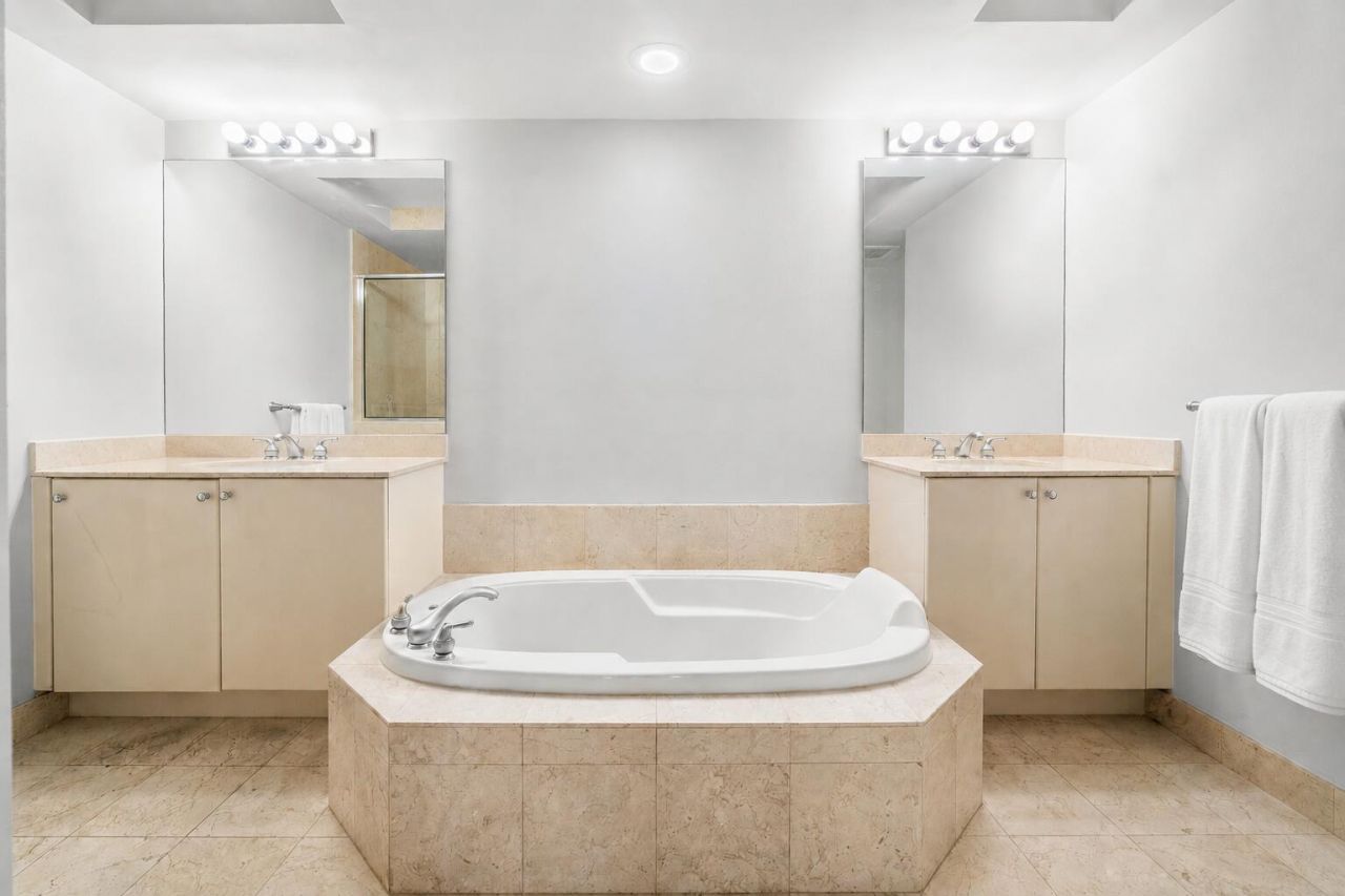 801 S Olive Avenue, Unit 914, West Palm Beach, FL 33401 Photo