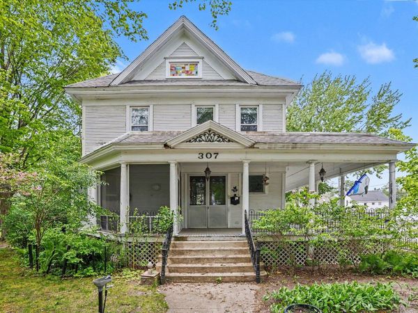 307 Center Street, Dowagiac, MI 49047