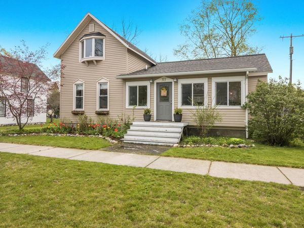 517 Spruce, Elk Rapids, MI 49629
