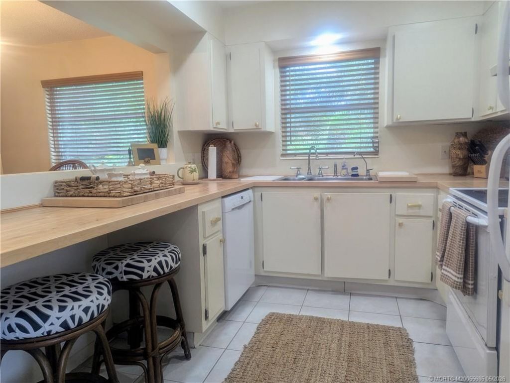 2950 SE Ocean Boulevard, Unit 5-6, Stuart, FL 34996 Photo