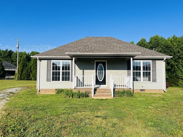 10 Boone Dr , Fayetteville, TN 37334