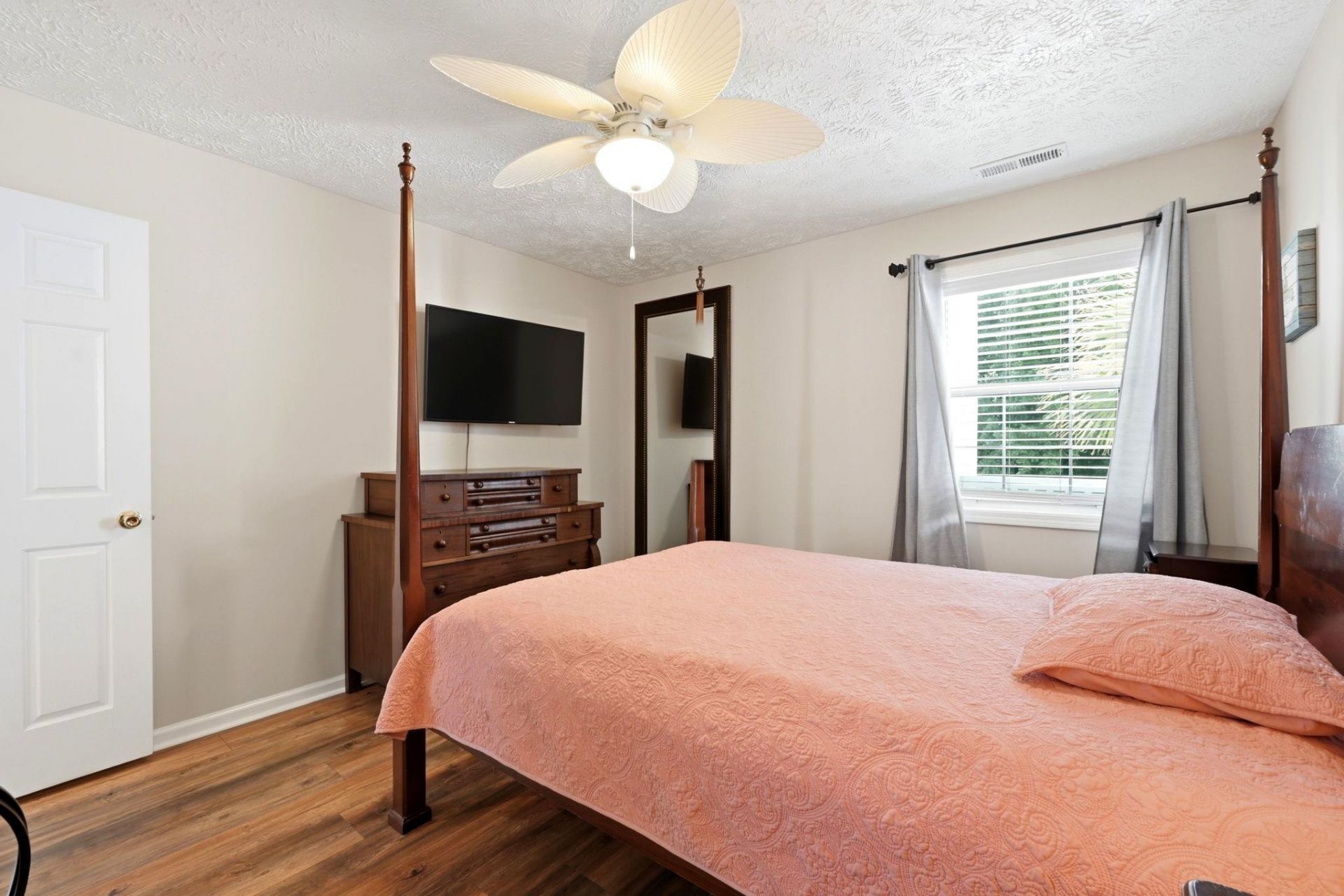 573 Blue River Ct.  Photo 11
