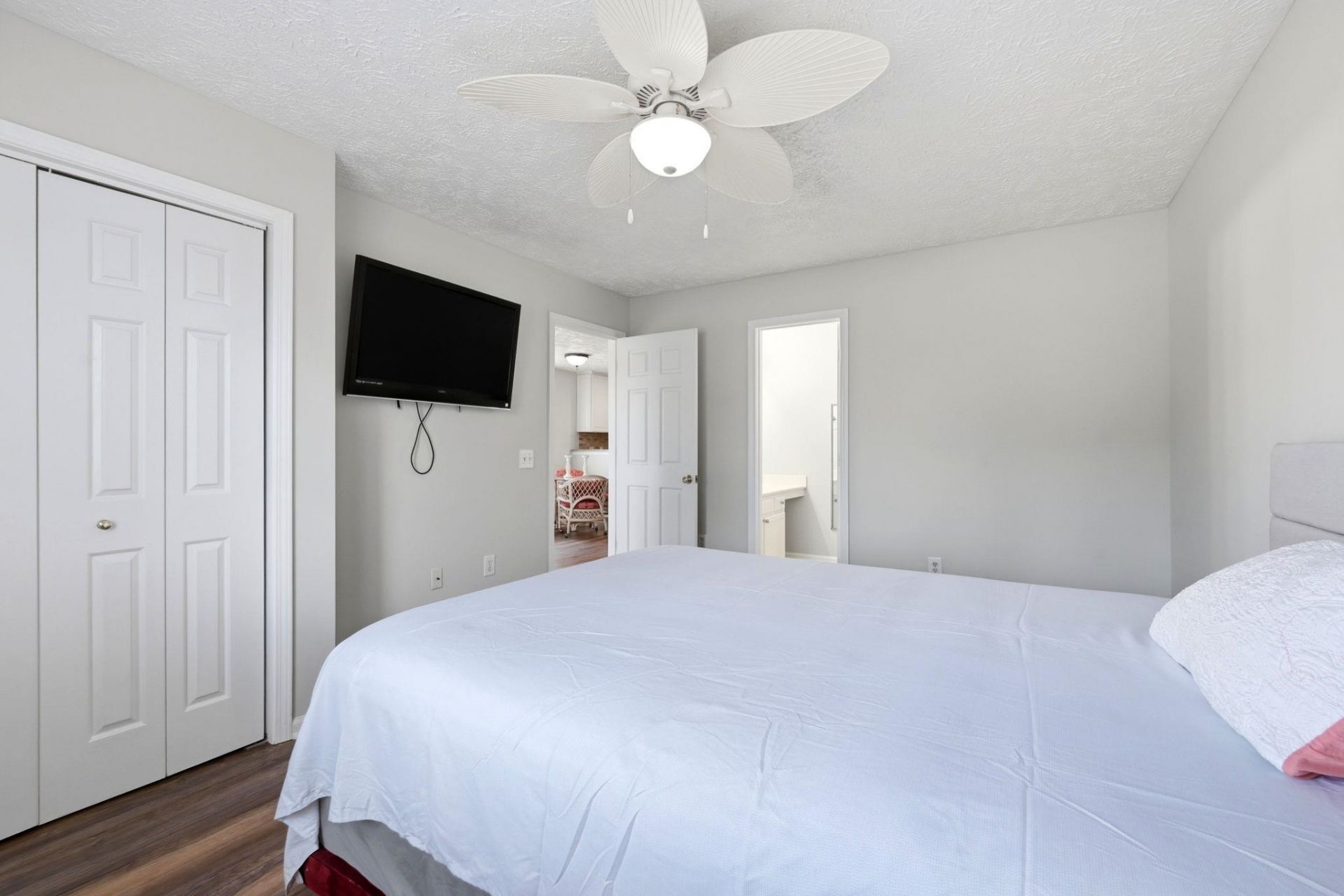 573 Blue River Ct.  Photo 23