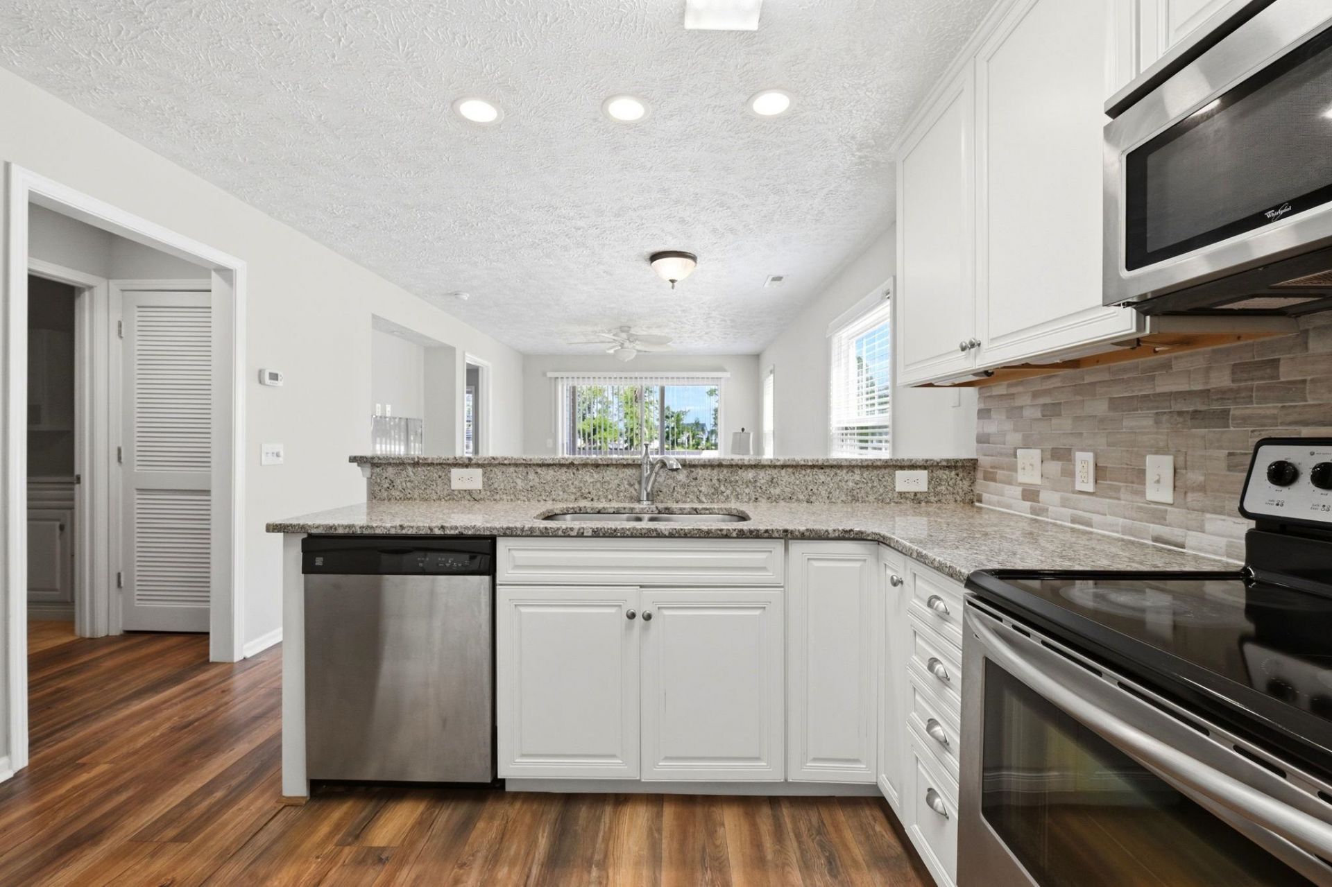 573 Blue River Ct.  Photo 32