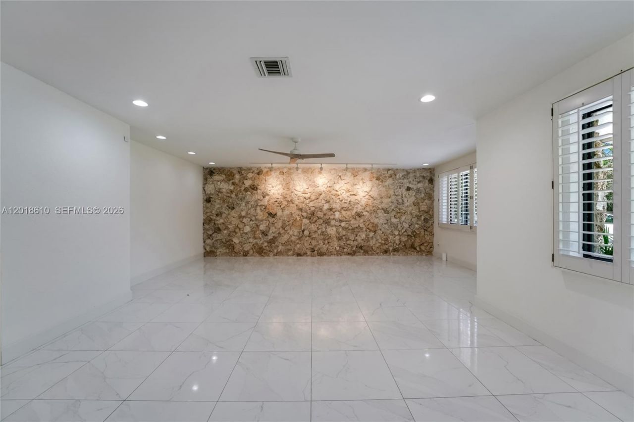 7220 SW 69th Ct, Miami, FL 33143 Photo