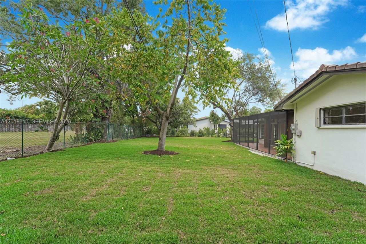 7220 SW 69th Ct, Miami, FL 33143 Photo