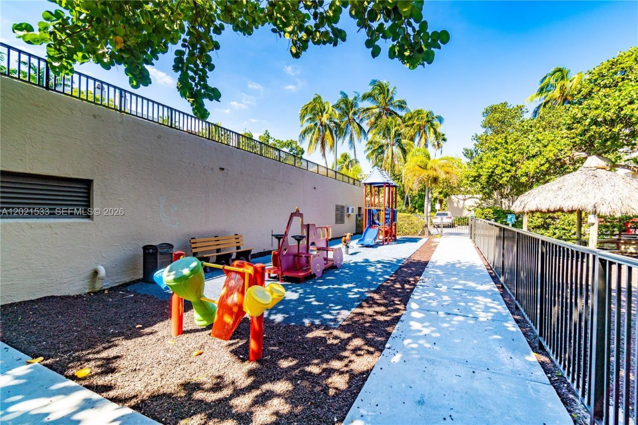 141 Crandon Blvd , Unit 331, Key Biscayne, FL 33149 Photo